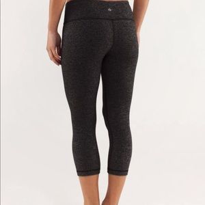 💛💛💛LULULEMON Wunder under crop size 4💛💛💛